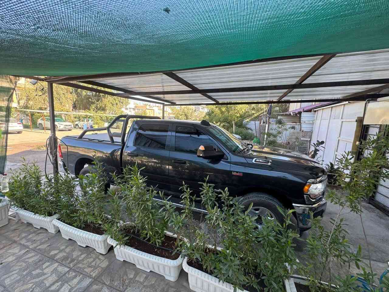 رام. RAM.
موديل. 2020 رقم اربيل  باسمي
كفر بدي غطاء بدي 

تخم تاير جديد دنلوب ياباني 
شاشه جبيره رادارات 
كامره دواره ٣٦٠
غرفه جلد 
نقطه عمياء سياره وضع شركه 
هزله وبراد جديد 
وبيها كتاب تظليل 
محرك. V8. 6.400
فورويل. 4*4
ماشية. 46 الف
باب طويل بدي قصير 
الحادث... 
صفحه شخط 
بدون دواخل مكفوله شاصي ولغد وبدون ايرباكات
صور السونار موجوده
وابيع ع الفحص وترايك زاخو بصره 
رقم الشاصي 3C6UR4CJ6LG243063
السعر  225
العنوان بغداد زيونه
0771 219 5420
0774 017 3666
