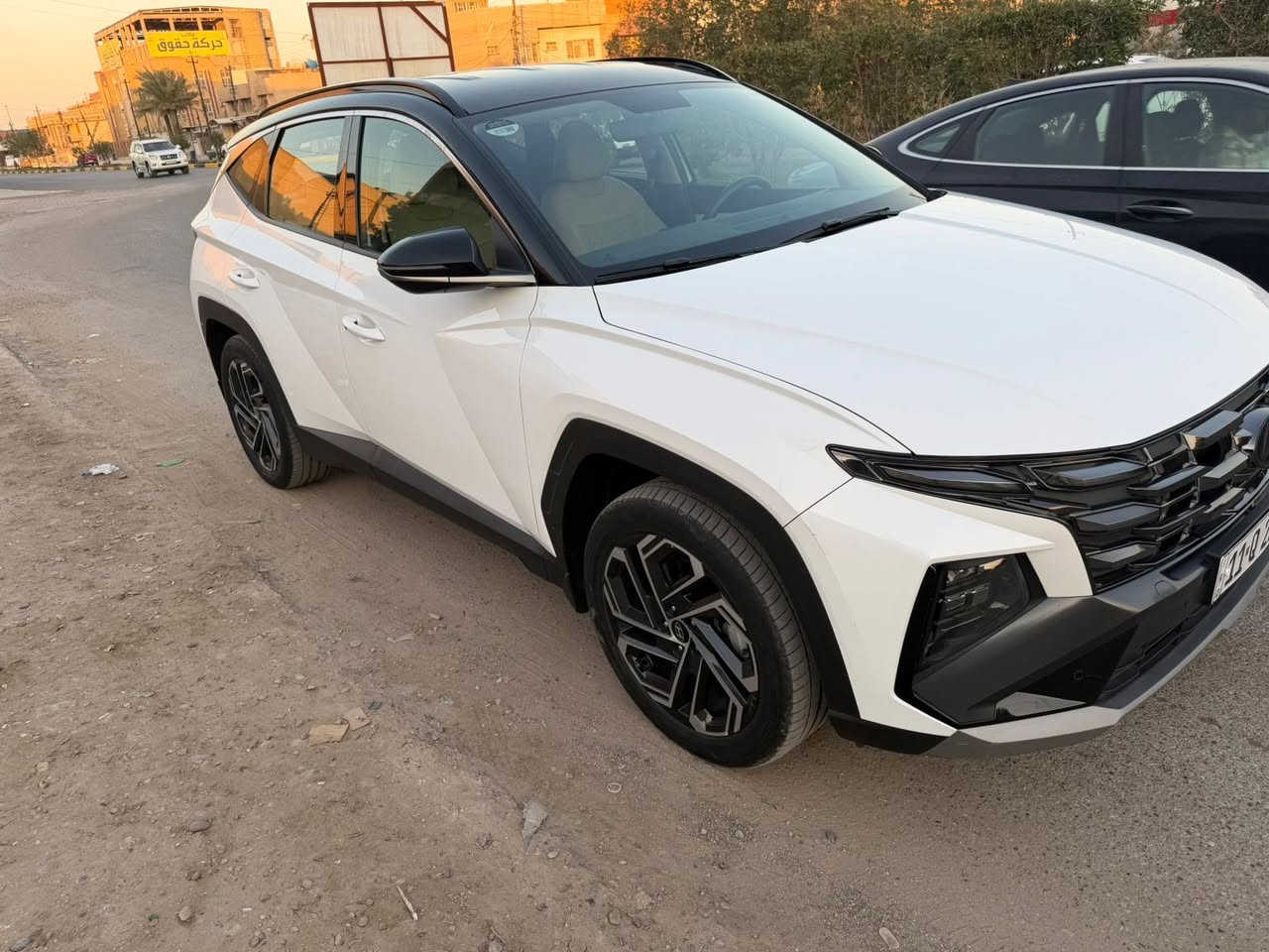 السلام عليكم من رخصة إدارة الكروب عندي توسان موديل 2025 2 كلار قماره سوده اصل سيارة نضيفة جدا بدون بارد ولا  صبغ  وبدون حالوب مواصفات ويل 19 صندوق كهرباء كراسي كهرباء ماشه 42 الف السعر 223 بها مجال مكان السياره بغداد البلديات تلفون ***********
