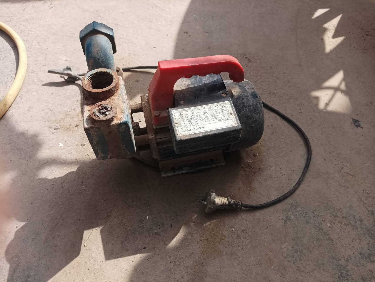 سلام عليكم ماطوارت ماء شغللت كلهن بيهن بس واحد عايز تصليح يعني نقص غراض واثنين كلشي مابيهن شغالت مكان حله الشراي يتصل ع رقم ***********العلم كله ملفه نحاس
