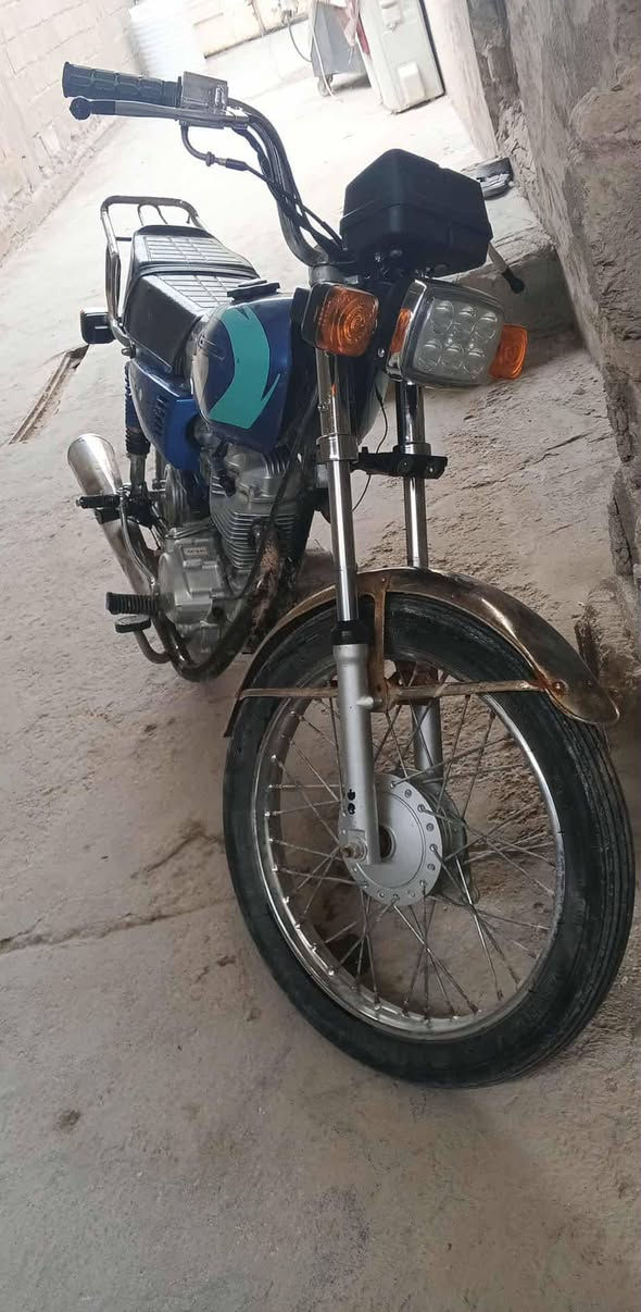 السلام عليكم دراجه للبيع نامه مديل 22رقم وسنويه كبل مداور ثاني يوم
سعر مليون و100وبيها مجال مكاني نجف شارع كربلا عمود 162 الشراي يتصل ***********
