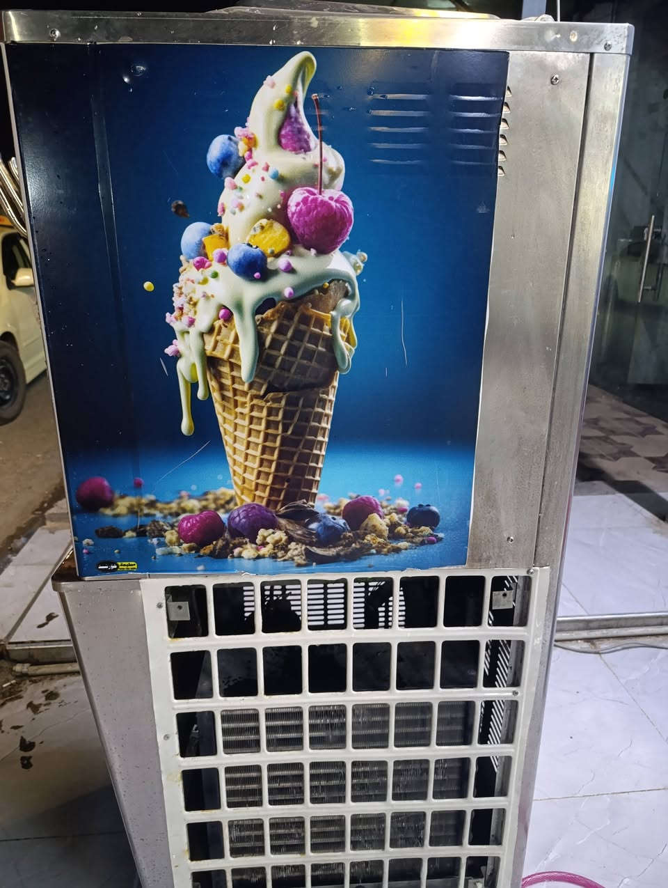سلام علیک، جیهازی ئایسکرێم بۆ فرۆشتن، زۆر خاوێنە و بێ کێشەیە، نرخی 11$ وەرەقە و مەعمەلەشی تێدایە، دوو حەوزی هەیە و هەر حەوزێکی ۷ لتر دۆندرمە دەگرێت، شوێنم لەهەولێرە بۆ ئەو بەڕێزەی دەیەوێت سەردانیمان بکات.


**إذا كنت صاحب هذا الإعلان وتريد حذفه لأي سبب، رجاءا أرسل رسالة إلى الدعم الفني**