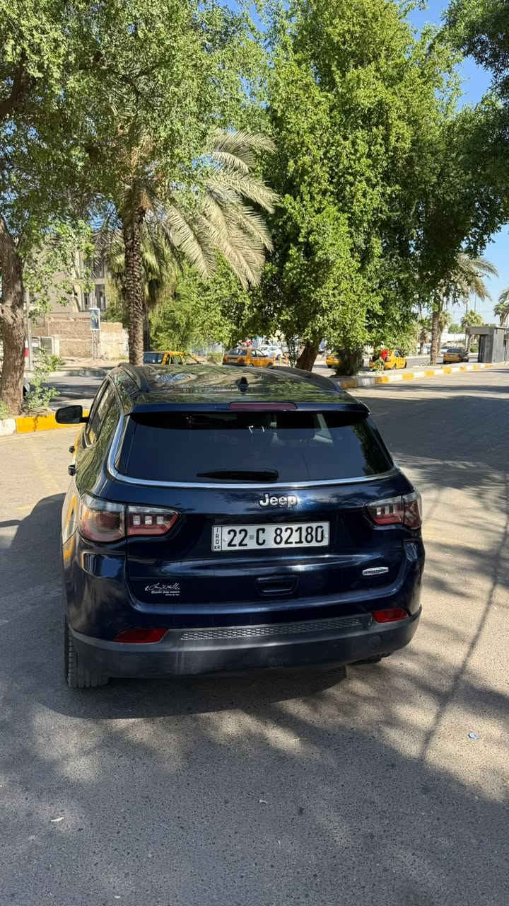 جيب كومبارس
للبيع: جيب كومبارس موديل 2021

**السعر:** 120 ورقة

**المواصفات:**
- محرك 2400
- بصمة
- كروس سرعة
- تحكمات ستيرن
- تبريد قطعتين
- كشن رياضي جلد لون أبيض مطعم بأسود  ⁠
- مانع انزلاق (ABS)
- شاشة لمس
- **ماشيه السيارة:** 94.000 كيلومتر

- ⁠مكان السيارة الكاظمية

**للمزيد من التفاصيل أو للاستفسار:**

- **رقم التليفون:** ***********
