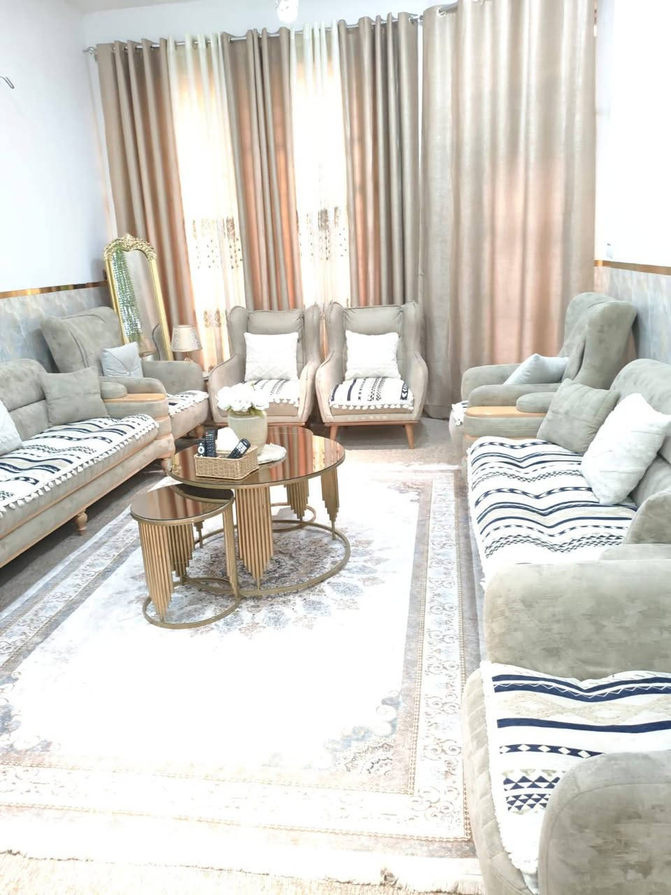 سلام عليكم
بيت للبيع منطقة الخطيب الزراعي شارع الحشد
176متر مؤثث بالكامل 
موضح بلصور 
للاستفسار
***********
***********
ابو زهراء
