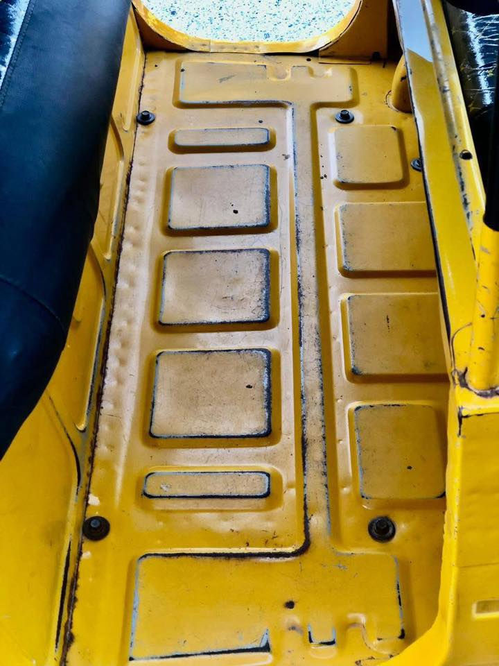 سلام عليكم تكتك البيع موديل 2020بيه بس دوس ونقصه كهربائيات بس سعره سته وبيه مجال الو ما محتاز ما ابيع رقم الهاتف ٠٧٧٢ ٣٣٧ ٦٤٧٠ مكان بغداد
