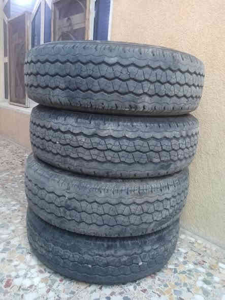 السلام عليكم تايرات فتون للبيع تخم كامل نظيفات سعر ١٠٠ العنوان بغداد حي الكوفه قريب عل كسر وعطش *********** اتريد اتصل غير متواجد عل فيس
