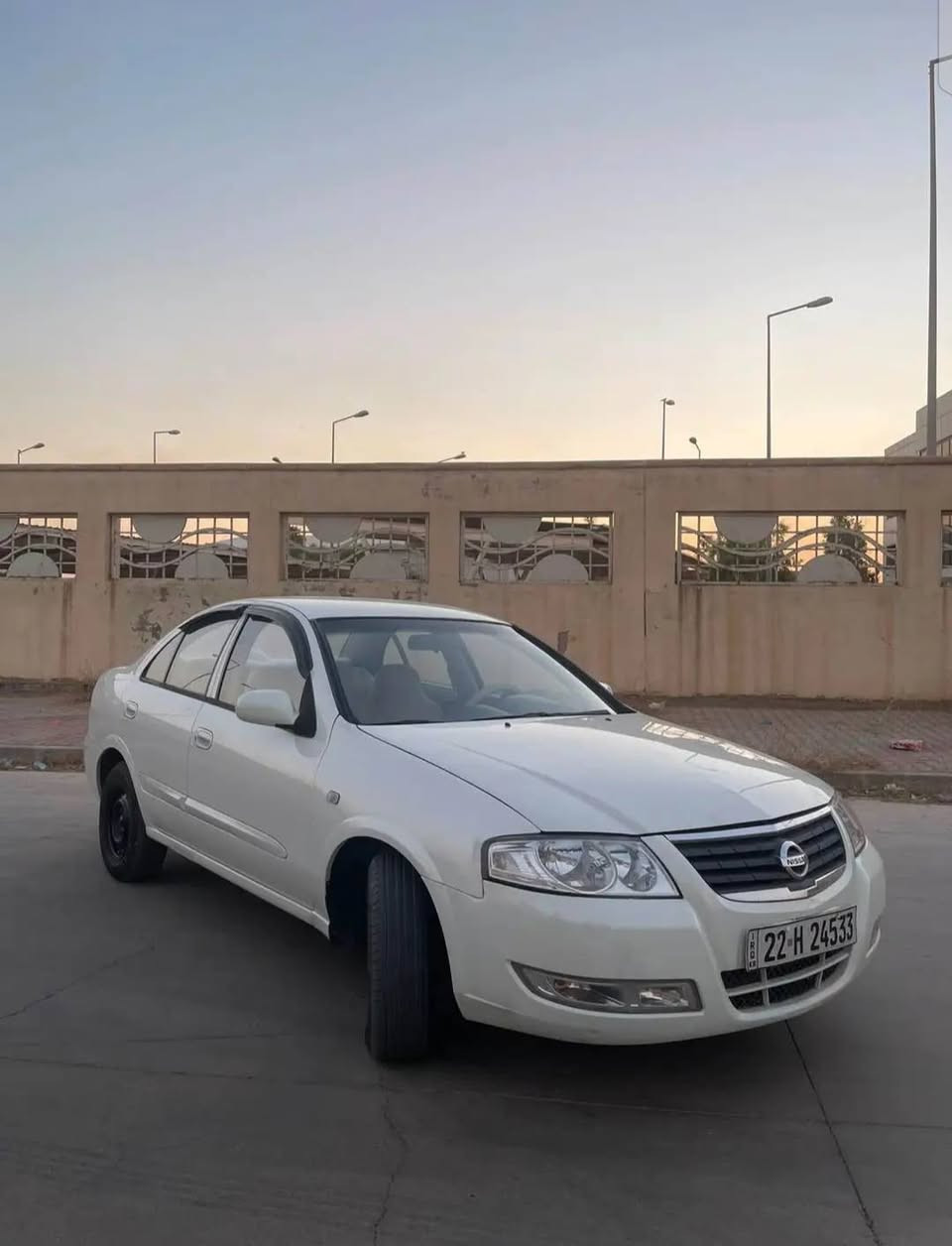 لنيسان سني  موديل ٢٠١٠ 
محرك ابيض  كير اوتماتيك
لون صدفي
داخل لونين 
تبريد +تدفئه
رقم سنويه جديد 
دفتر بانزين
طخم تايرات +باتري جديد 
الضرر
بونيد صبغ بدون دواخل
السيارة مال جناي
السعر 97بيها مجال 
للاتصال ***********
