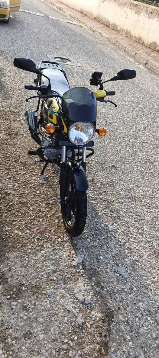 سلام عليكم دراجه بوكسر هندي موديل 2023 تم شراء شهر .4. 2025 زيرو مكفوله من كلشي سعر اتصال ع رقم *********** واتساب

