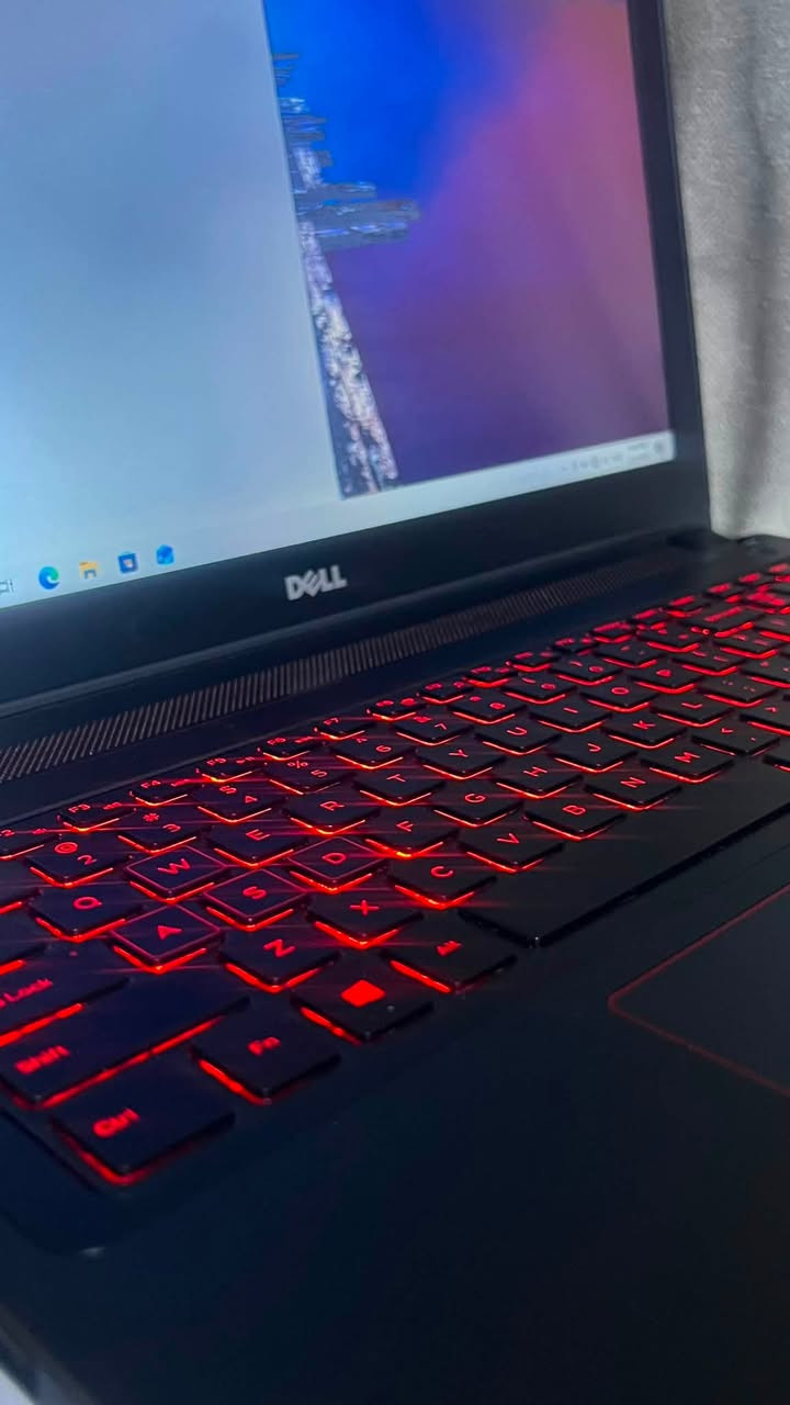 اسلام عليكم 
لابتوب العاب من شركه ديل 
i7 7700 hq 
Gtx 1050 4g
ram 16 
ssd 256
مكفوله من الشخوط والكسور 
استعمال تصفح 
بطاريه اكثر من ساعه 
السعر ٤٢٥ الف
مكاني الموصل 
تواصل خاص او ***********
