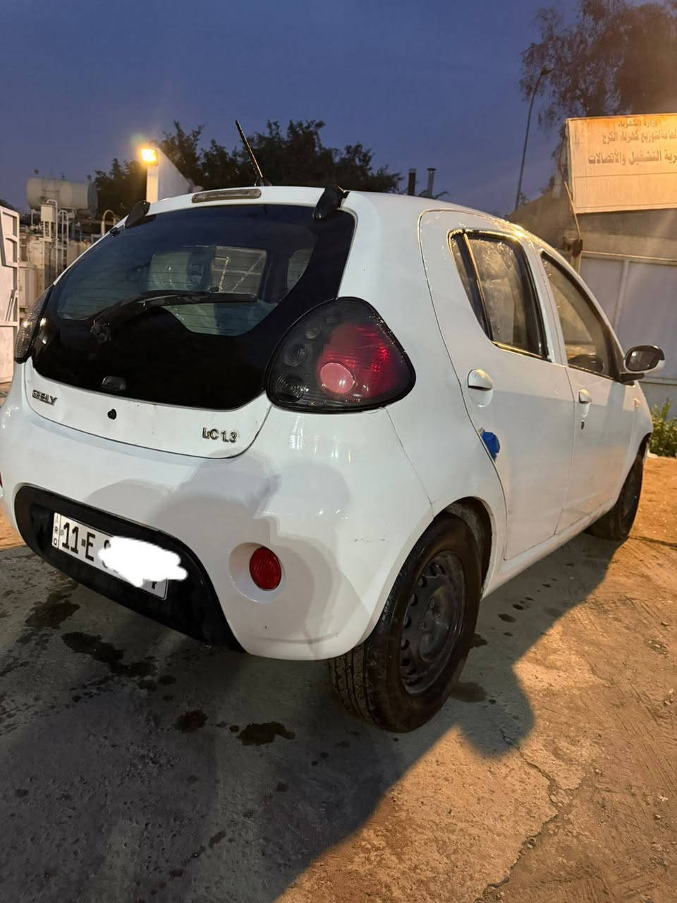 باندا للبيع ٢٠١٣ رقم انكليزي بغداد مثل مموضح بصوره بيه طخطخات بسيطه وشخوط ادامه جديده للمحرك صدر جديد باتري جديد رايده ٤٧ وبهيه مجال بسيط حك جيه
*********** واتساب
