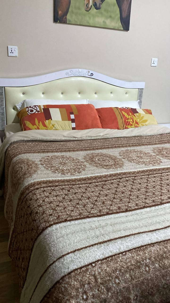 للبيع غرفة نوم ٥ قطع ب٢٨٠ الف للتواصل ***********
