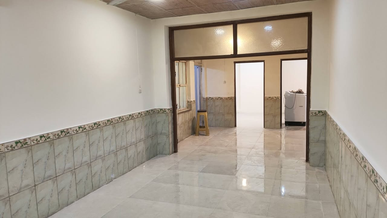 للبيع حي النصر مهندسين خلف مطبعة الشمري
للبيع بيت 200 متر اربع غرف نوم طابقين بناء جيد سعره جوه السوك 200مليون للاستفسار الاتصال *********** وتساب .
