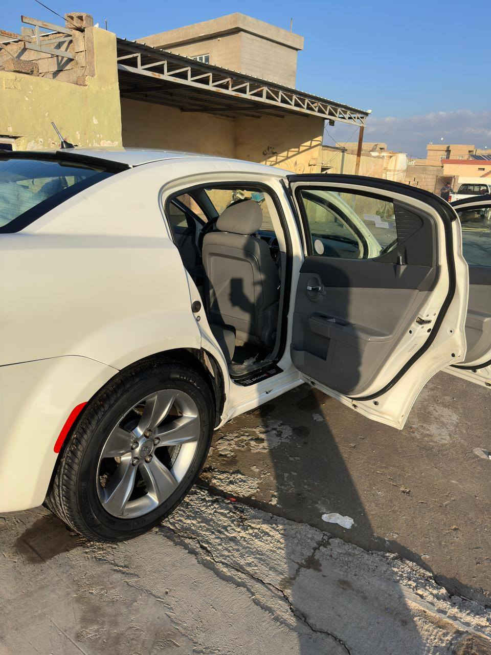 دوج افينجر موديل 2008
6 سلندر 
مواصفات SXT
لون ابيض
كير ومحرك جديد
رقم سليمانية
المكان ناحية الزاب
السعر:72 ورقة وبي مجال
للاستفسار:‭0782 244 2270
مكلف بالنشر فقط اتصل ع صاحبها
