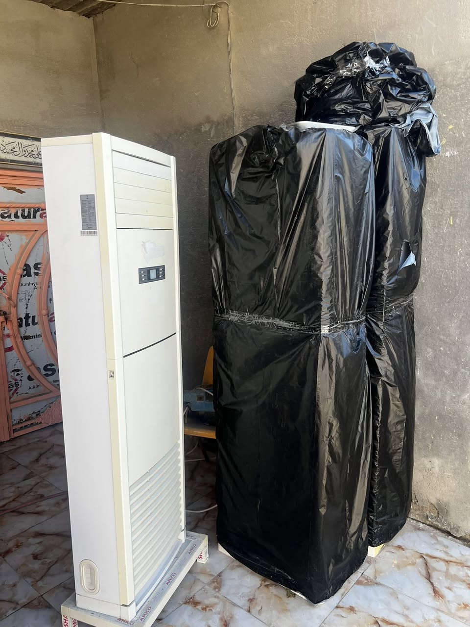 سبلت طنين وثلث
السلام عليكم سبلت كنتوري طنين وثلث شغال سنكل فيز للبيع
العنوان البصرة مقابل صناعية حمدان


**إذا كنت صاحب هذا الإعلان وتريد حذفه لأي سبب، رجاءا أرسل رسالة إلى الدعم الفني**