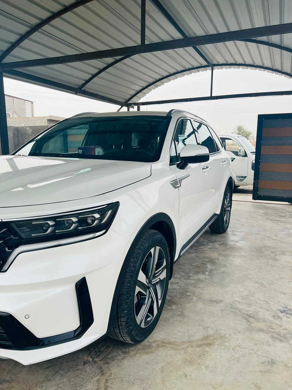 السلام عليكم سورنتو للبيع خليجي موديل 2021 فول مواصفات عدا الفتحه بصمه أبواب بصمه تشغيل كراسي  كهرباء جنطه كهرباء شاشه كاربلاي تحكم ستيرن كاشف ضباب مري شفط بردات خلفيه تشغيل عن بعد وبيها هواي مواصفات السياره رقم بغداد إنكليزي مكانها  بغداد أبو غريب السعر 265 وبيها مجال 
***********
