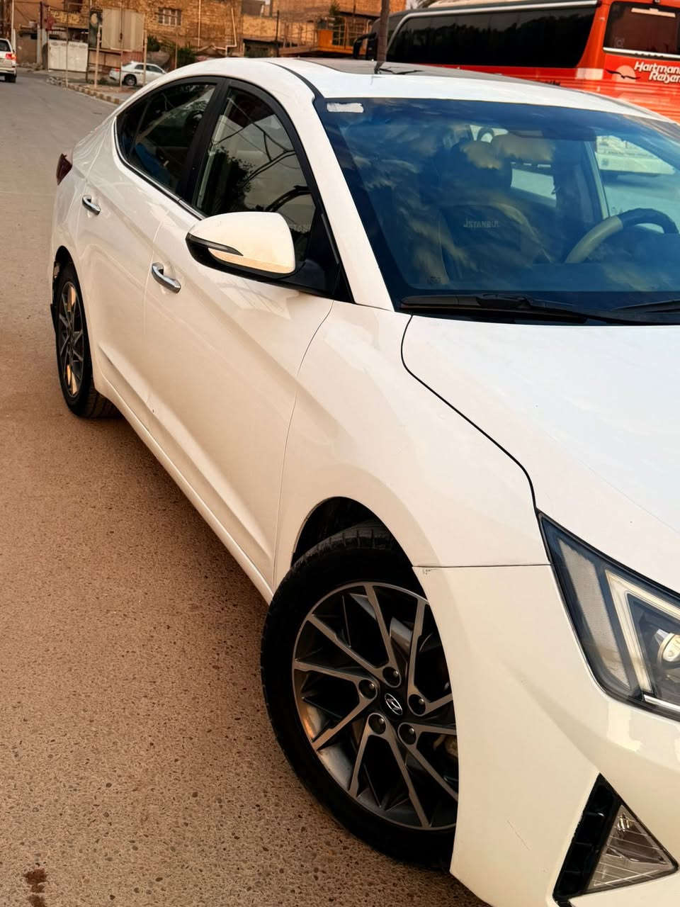 سلام عليكم
للبيع  النترا خليجي موديل 20 سياره نضيفه بيهه ملاحضات كلش خفيفه بيهه بارد وباب السايق مبدل اصلي شركه نفس الون السياره فول مواصفات ماشيه 130 السعر 148 وبيهه مجال بسيط 
الاستفسار 
0773 677 5784
