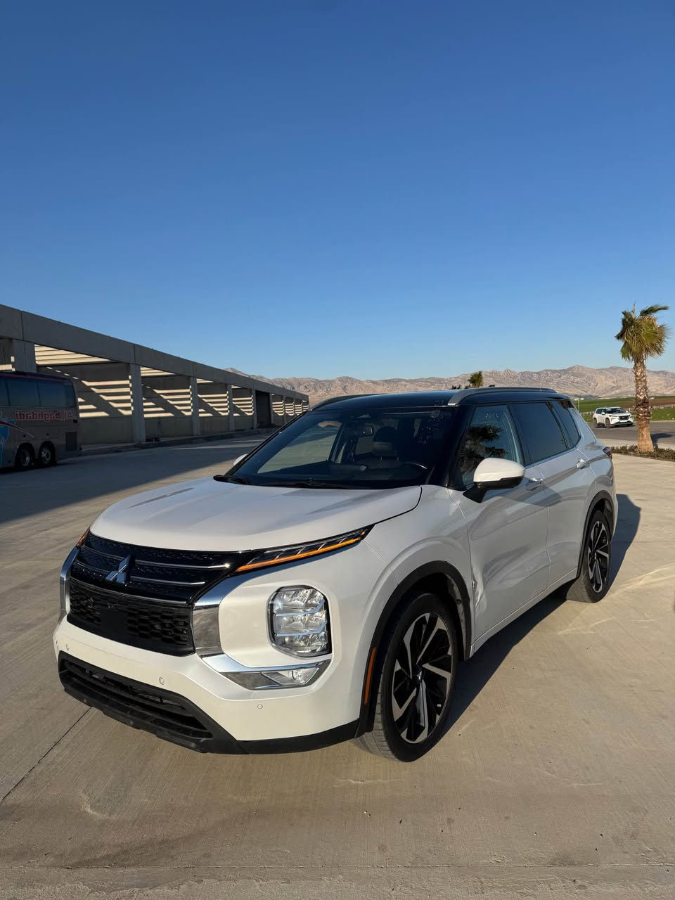 2024 MITSUBISHI OUTLANDER
SEL
سياره دعميكى خه فيف هه يه بى ايرباك 
رقم شاصى(JA4J3WA83RZ004565)
هيج سبوغيكى دبى يان عيراقي تيدا نيه ته نها 6بارجه امريكى لى ده ر كوتوه 
مكان سيارة عقرة ئاكرى 
سعر 225$ورقه و مجال
***********واتس ئاب اكر, نينوى
