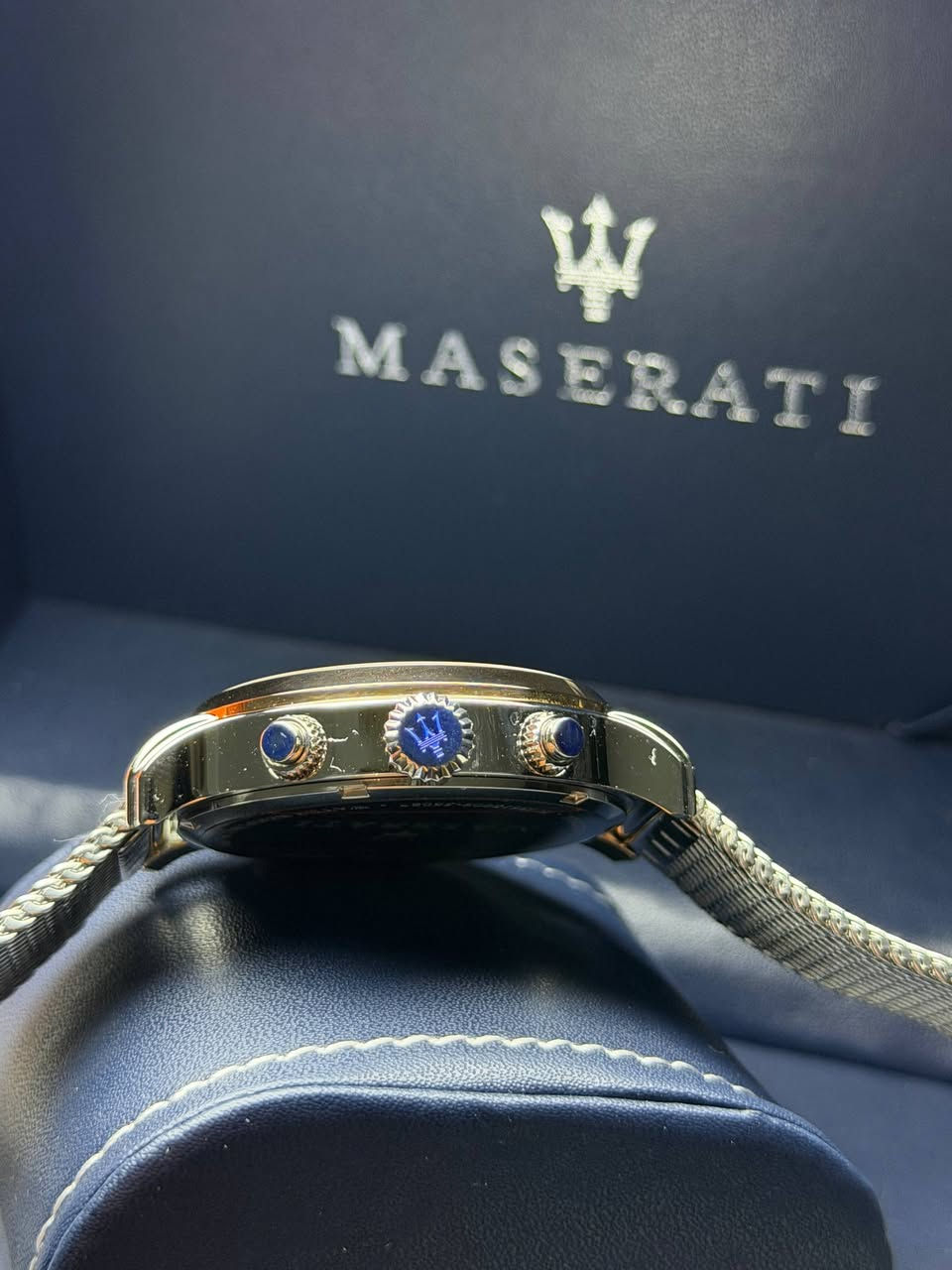 MASERATI
اصلي اورجينال ايطالي 
كاملة المرفقات الاصلية غير مستخدم  
سنتر ثواني منفصل 
تاريخ شهري 
قفل بحري مميز 
زجاج زفير كرستال 
ارقام واميال لامينوس 
مقاومة للماء 100 متر 
ستانلس ستيل بالكامل 
سير حصيرة 

السعر مناسب جدا للمهتمين 

ملاحظة / جميع الصور من تصويرنا للقطعه

uyhUzjyMMZrFWXuPws


**إذا كنت صاحب هذا الإعلان وتريد حذفه لأي سبب، رجاءا أرسل رسالة إلى الدعم الفني**