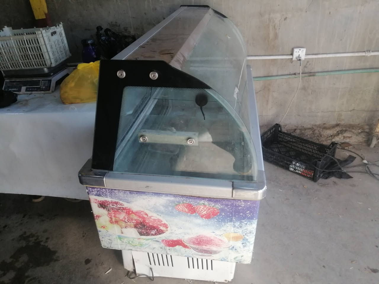 براد للبيع شغال المكان بغداد السعر 350 التفاصيل التصال *********** شغال المكان بغداد
