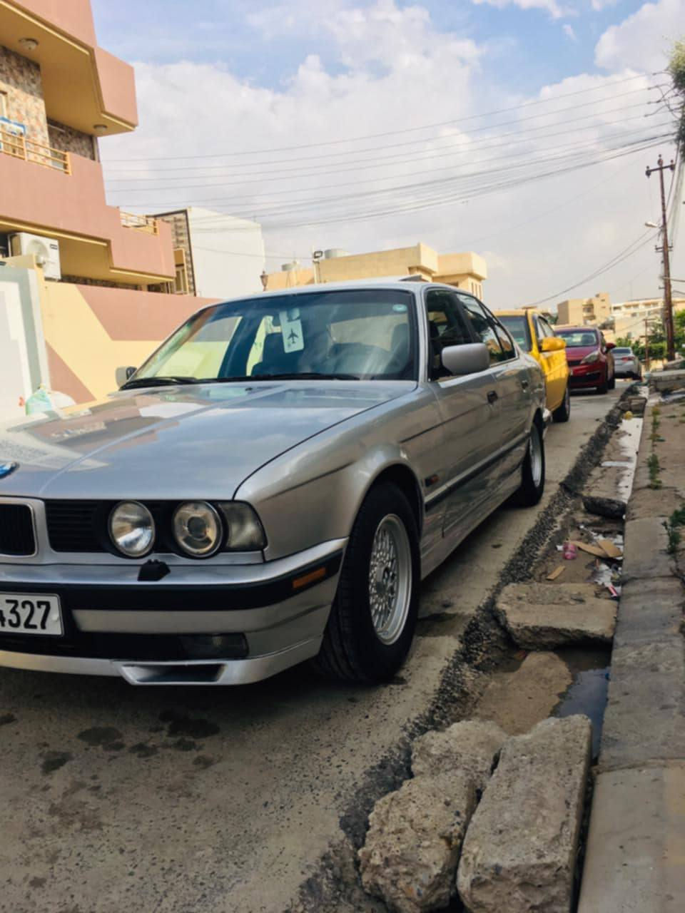 سلام عليكم سياره بي ام دبليو مويل 1992 525 كبس عدل  سياره فول مواصفات دبل ايرباك كشنات m هيتر كير محرك شرط منضومه زينول عالي ناصي  تدفئه تبريد منظومه جديده كله شرط سياره كفاله عامه من كلشي سياره جديده بمعنه كلمه كلها بلاديه السياره بسمي سنويه لل2029 يلا تسقط وشرط التحويل مراسله واتساب فقط ***********
