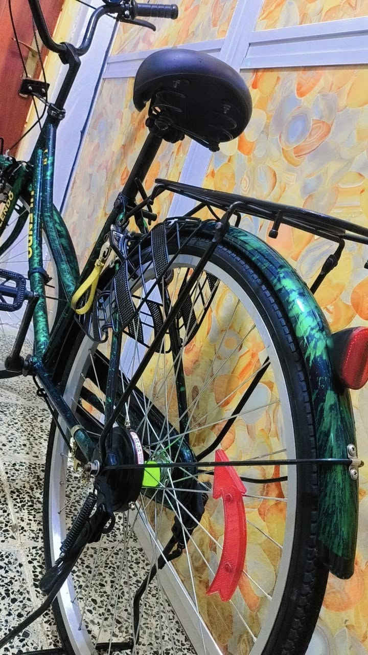 السلام عليكم عندي بايسكل حجم 26 نضيف كلش كدامك و حلو سعر 120 مكاني بغداد الحسينيه راشديه 
***********6 هاذا الرقم
