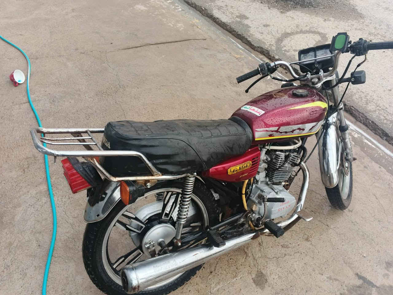 سيفان موديل ٢٢ نكره سلف كهربائيات شغاله كلشي بيها يشتغل دراجه خرسه اي نقص ما بيها معدل شلعه خير من الله سعرها ٣٧٥ وبيها مجال قليل مكاني ديالى شهربان ***********
