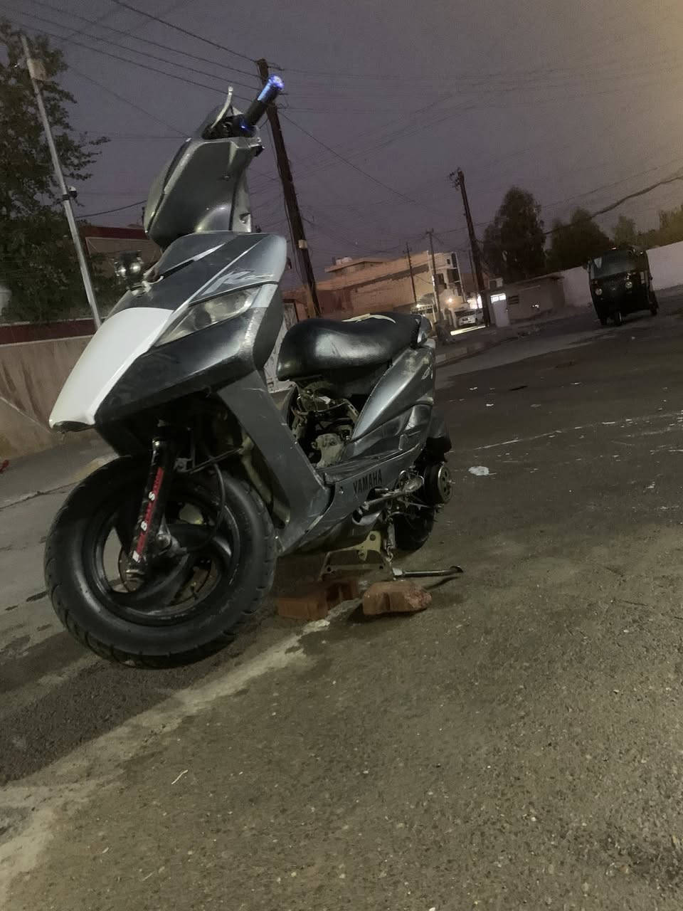 سلام عليكم دراجه البيع قيم واخذ الدراجه كابريتر وصخ بسَہ دراجه كامله الدراجه الحاضن مال مكينه موجو والثيل موجود كامله تاخذه برغي مامفتوح حتلو مراوس ماكس او اي شي رقم تلفوني ***********
