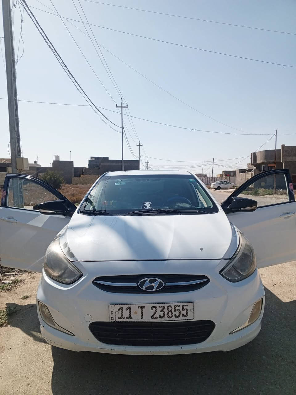 السلام عليكم ورحمه الله اكسنت موديل 2017 رقم بغداد انكليزي سياره باسمي تحويل ثاني  محرك وكير مكفولات وصدر جديد سياره خير من الله ما بيها نقص برغي تبريد تدفئه شاشه وكامره بيها 4قطع صبغ فقط بدون حادث ودواخل اثر شخوط سياره شوفت عيونكم بلحقيقه بعد احلا 
المكان بغداد الدره *********** السعر 100$وبيها مجال كلش قليل
