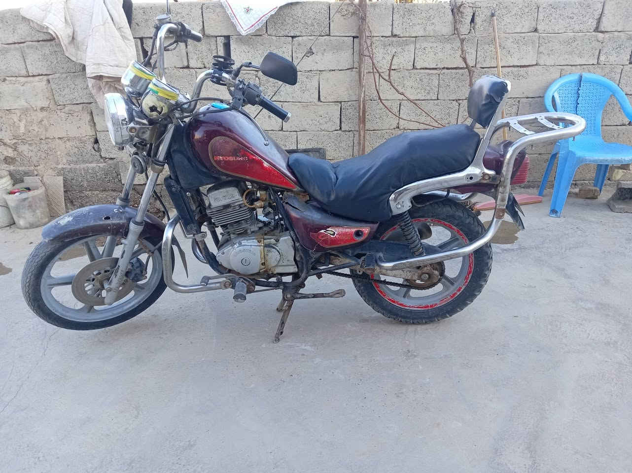 سلام عليكم ماطور هارلي للبيع الماطور نضيف وشغال من حيث هارنوت وكهربايات شغالة فول محرك جديد اخذتة بس قبل يومين صار بية خيط دخان  ***********المكان عزيز بلد
