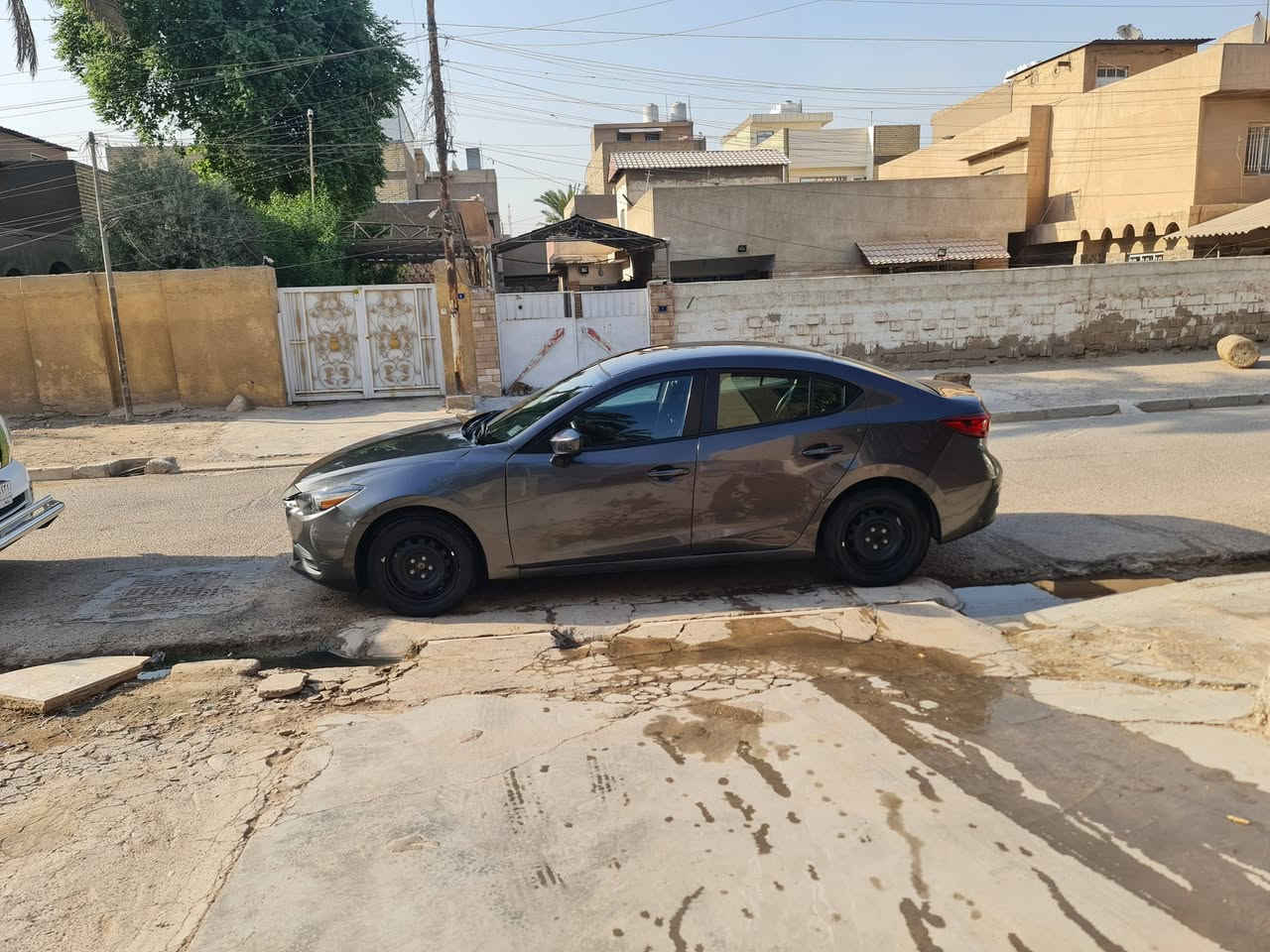 مازدا 3️⃣ موديل 2018 وارد أمريكي ماشيه اكثر من 70 الف ميل رقم بغداد وياها تخم ويل كب مع تايراتها مع كبات الاتصال على الرقم ***********
