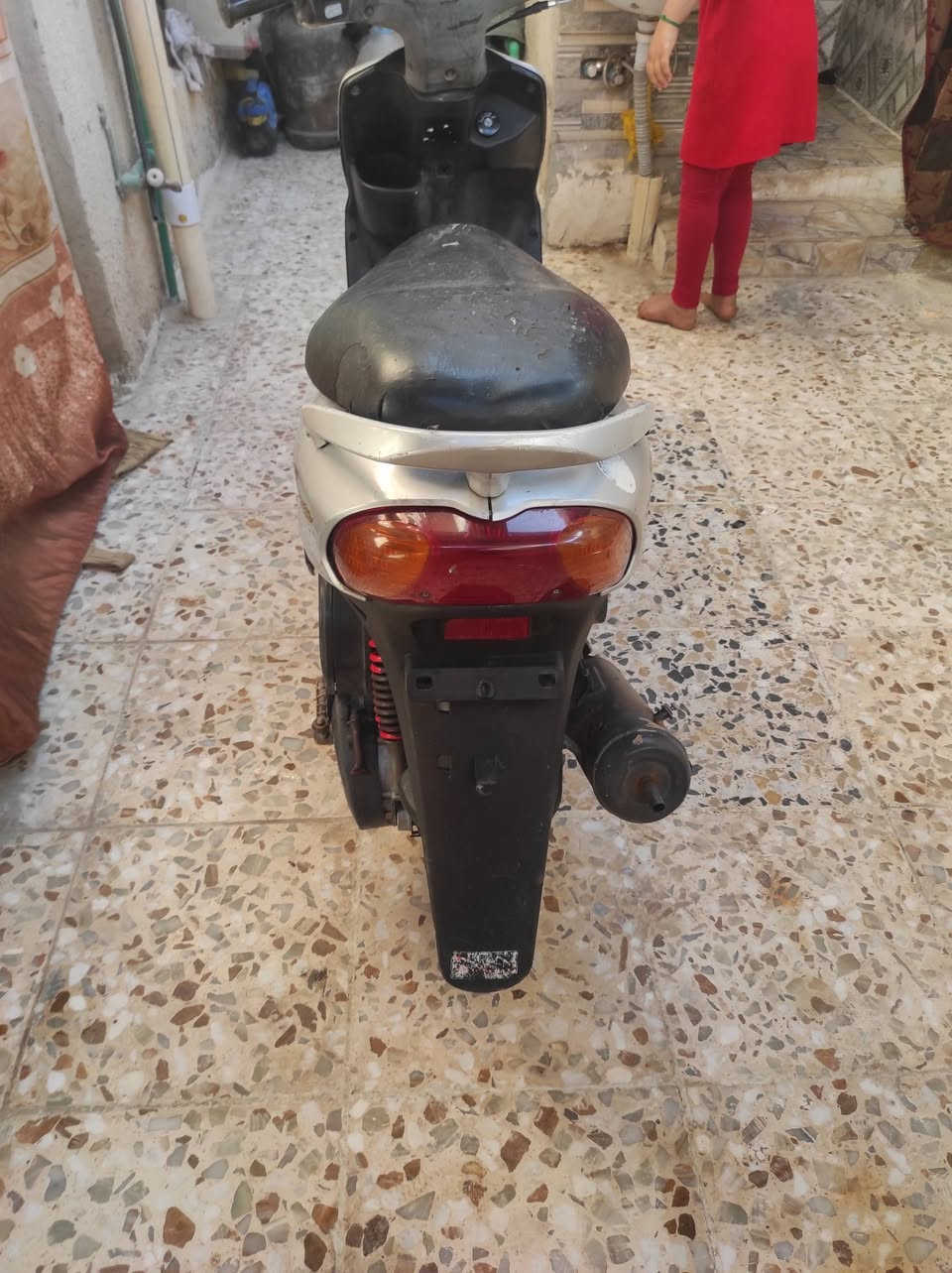 سلام عليكم دراجه ماكس دراجه جديده السعر 400 وبيهه مجال مكان بغداد حي البتول ***********
