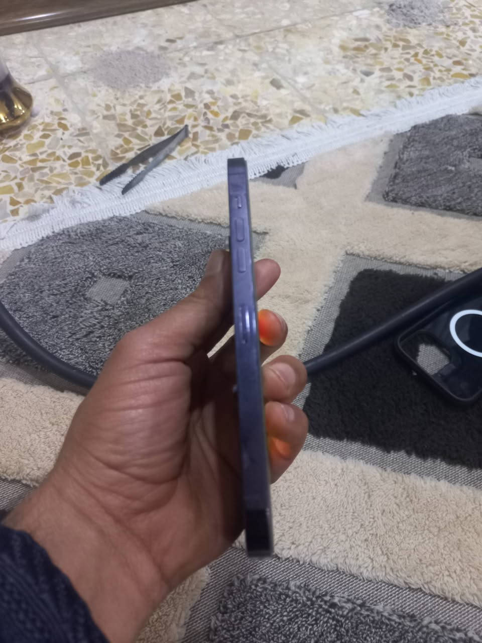 السلام عليكم
ايفون 14برو ماكس 
نضيف كلش مابي اي زلغ 
مامبدل بي شي بس بطارية معلاية
بطاريته 99
نضافة ٩٩%
للبيع او مراوس بايفون ١٥ نضيف وانطي فرق
السعر ٨٦٠ وبي مجال
***********
