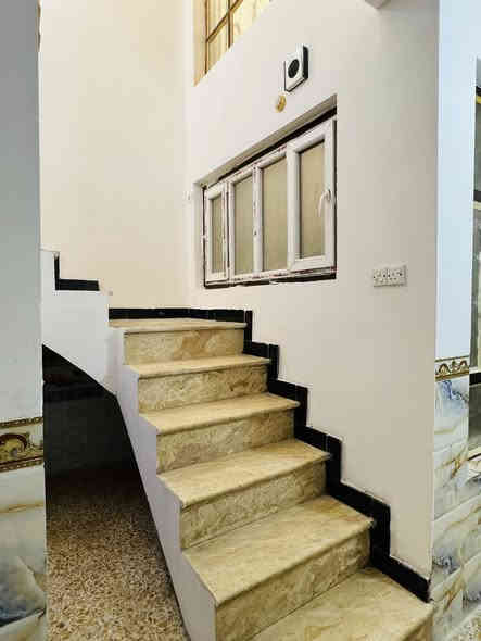 يتوفر مشتمل لليجار مساحه 100 متر طابق ثاني البلديات الصحفين قرب ماركت السيد للستفسار ***********
