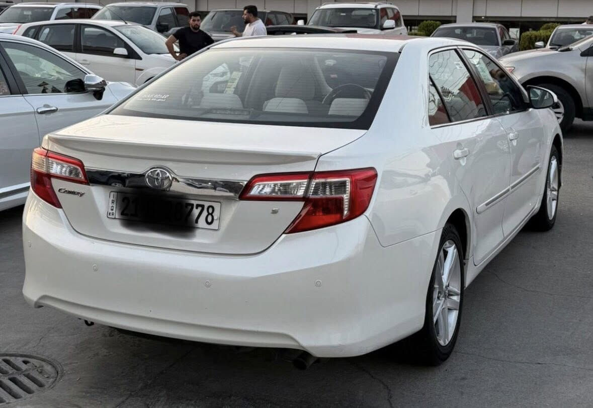 كامري موديل 2013
خليجي ماشية 180
مواصفاتها S
قطعتين تبريد 
صاج ملكي 
محرك 2400 
4سلندر 
سيارة بيها جاملغ امامي صبغ اثر شخط بدون داخل
 السعر  ١٤٨ وبيها مجال بسيط 
للاستفسار ***********
مكان السيارة تكريت
