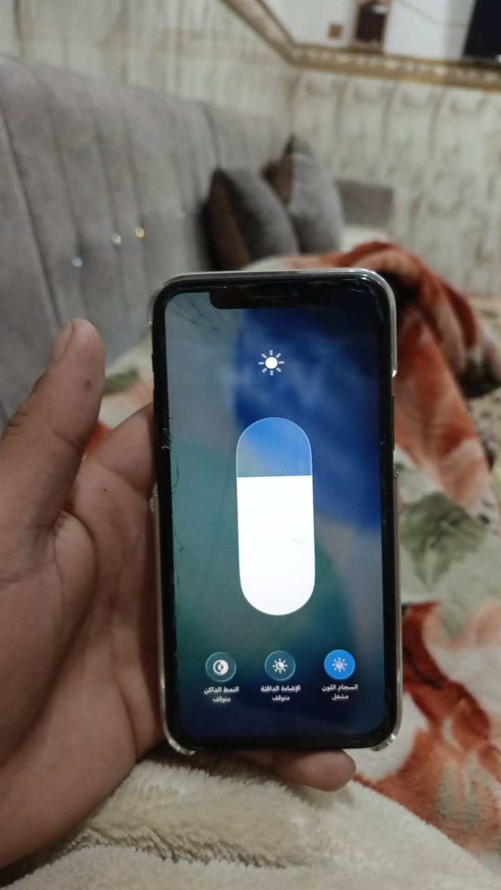 للبيع 📱
ايفون 11 برو – 64GB  

🔹 البطارية: 100% (مبدلة)  
🔹 الشاشة: مبدلة (نوعية ممتازة)  
🔹 الجهاز نظيف وشغال 100%  
🔹 فطور خفيفة بالشاشة ما تأثر على الاستخدام  
🔹 Face ID: غير شغال  

✔️ كلشي شغال تمام:  
كاميرات – اتصال – مايك – لمس – أداء  

📍 الموقع: بغداد – البلديات  
🚫 ماكو توصيل  
السعر ١٩٠ وبي مجال للشراي
⚠️ السعر مناسب حسب وضع الجهاز، إذا ما يعجبك السعر السوق مليان 🌚  
📞 ***********
