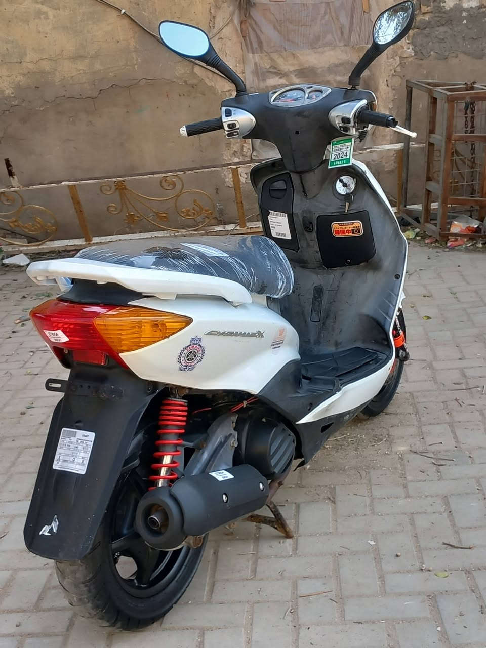 سلام عليكم....
دراجه سكنس نثيه 100 ياباني  للبيع 🛵سكليتر خطين استان كهربائي 
دراجه شلعه معدل كهربائيات كلهه شغاله دراجه جديده تايرات جديد  بلادية أي نقص مابيهة دهن جديد 
جيب فيتر وتعال افحص
العنوان بغداد مدينه الصدر مطعم ليمنونه الاستفسار الاتصال على الرقم 📞***********
