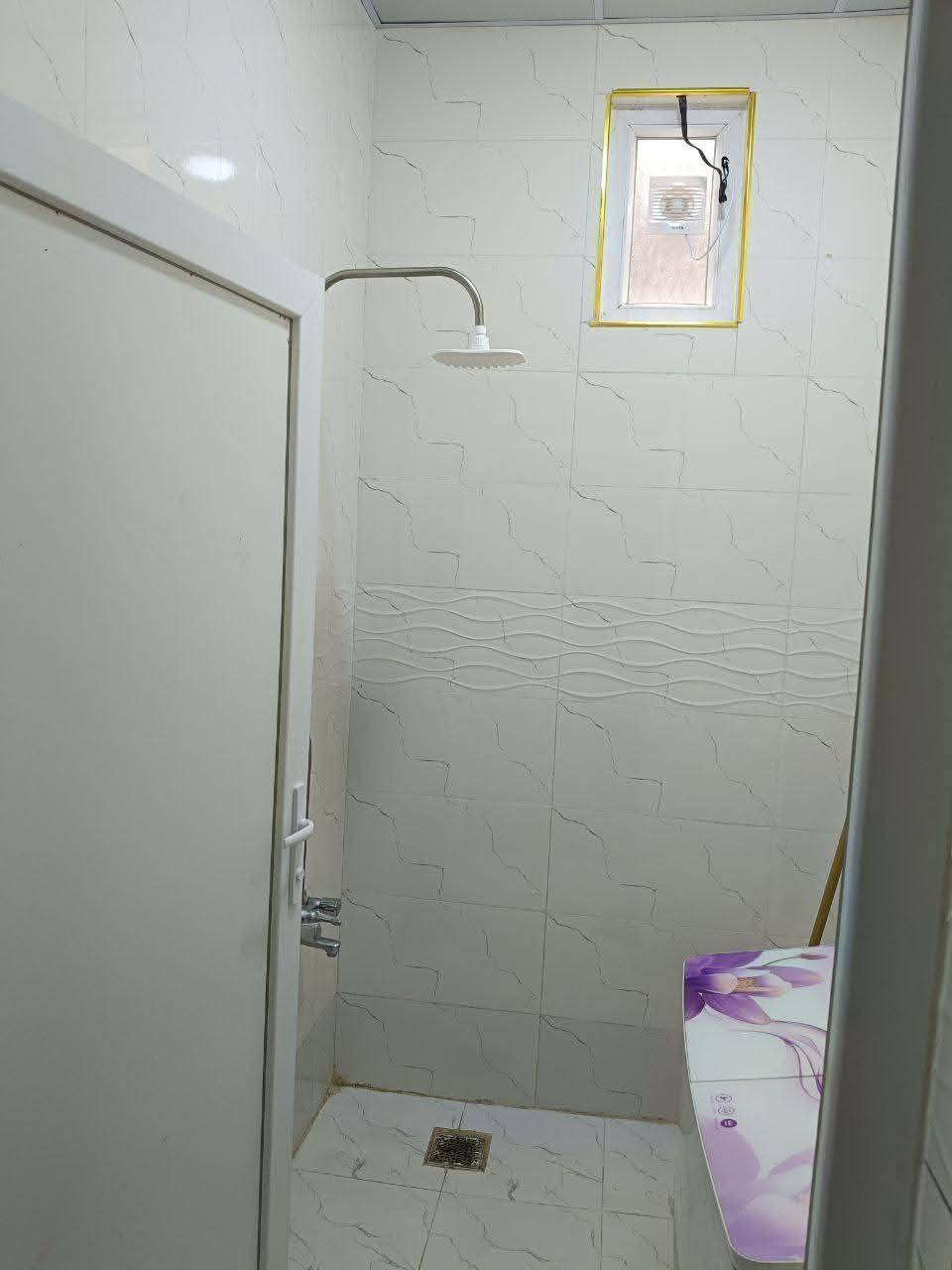 بيت زراعي 100 متر طولاني
عالي واساس مضبوط وبناء جديد زيرو
كامل من كلشي كهرباء مولد مي ، سيراميك كامل  سقوف ثانويه 
مجاري وتاسيس كهرباء درجة اولى 
موقع/ زراعي حي العسكري ، قرب جامع المشكاة 

***********
***********
38 وبي مجال بسيط كركوك, العراق
