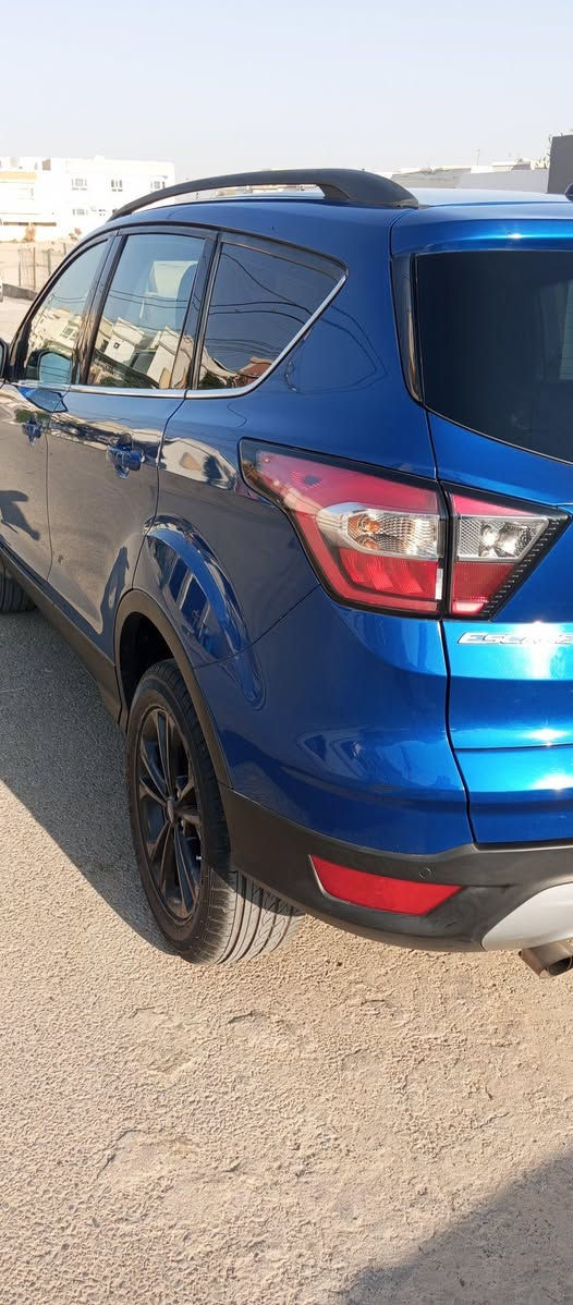 فورد اسكيب 17 اربيل باسمي جاهزه مكينه كير حداديه طخم تاير تبريد قطعتين فول بانوراما السعر 108 وبي مجال للبيع او مراوس حسب القناعه مكان السياره باربيل للاستفسار *********** أربيل, العراق
