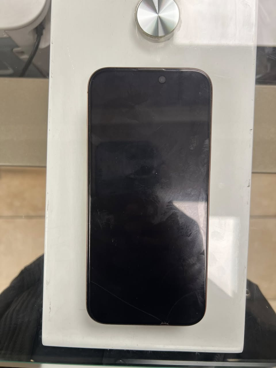 تفاصيل___ 16 برو ماكس نضيف مامفتوح ذاكره256 بطارية97 مآبي شخط السعر مليون و300 وبي مجال للاستفسار ***********
