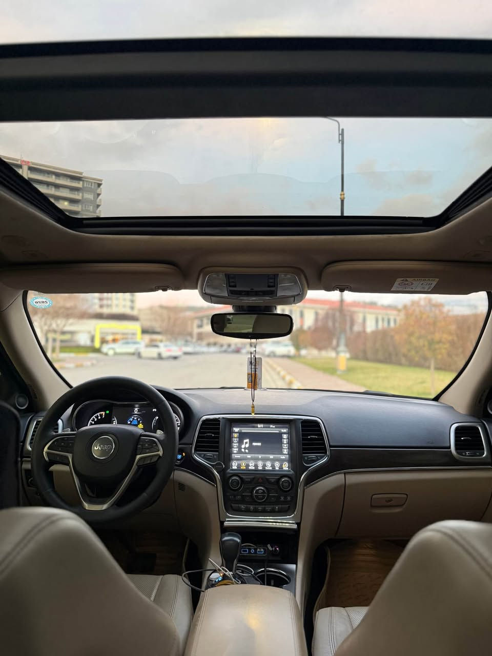 جێپ گراند چیرۆکی  2018 limited 
پانۆراما + کوشن سارد و گەرم + کوشن خەزن + سوکان هیتەر + دەبڵ ئەکسل + ناو زەرد + سنوق شەفت  گێڕوو مەکینەی بەشەرت 69,000 mi ڕۆشتووە

ژمارەی تەلەفۆن. *********** السليمانية, العراق
