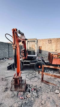 حفارة تاير ٦٠ • بوبكات ١٣٠ • البصرة الزبير