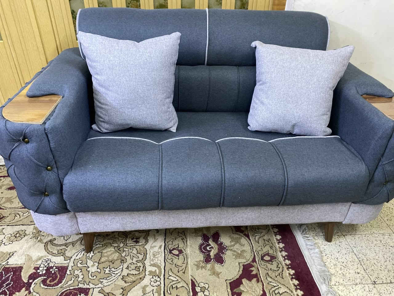 السلام عليكم عندي تخم قنفات جديد امانة الله بارحة اخذته حتى بجياسته 
مااريده بسبب مكان البيت ميوسع القنفات 
اخذته ب٧٠٠اريده ب٦٥٠وبي مجال


**إذا كنت صاحب هذا الإعلان وتريد حذفه لأي سبب، رجاءا أرسل رسالة إلى الدعم الفني**