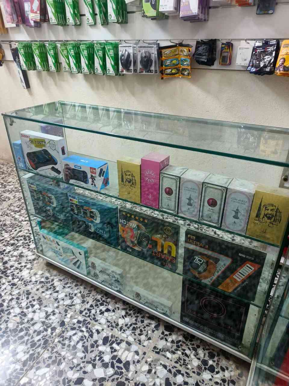 سلام عليكم
فاترينات للبيع العدد ٢سعر الواحده 40
وعارضه موبايلات زجاجيه هم للبيع سعر 40
مكاني بغداد المعامل ***********
