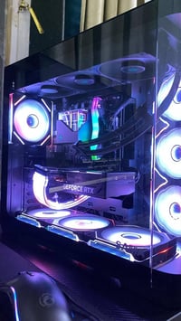 RTX5070 • R7 7700 • ٣٢ جيجا DDR5