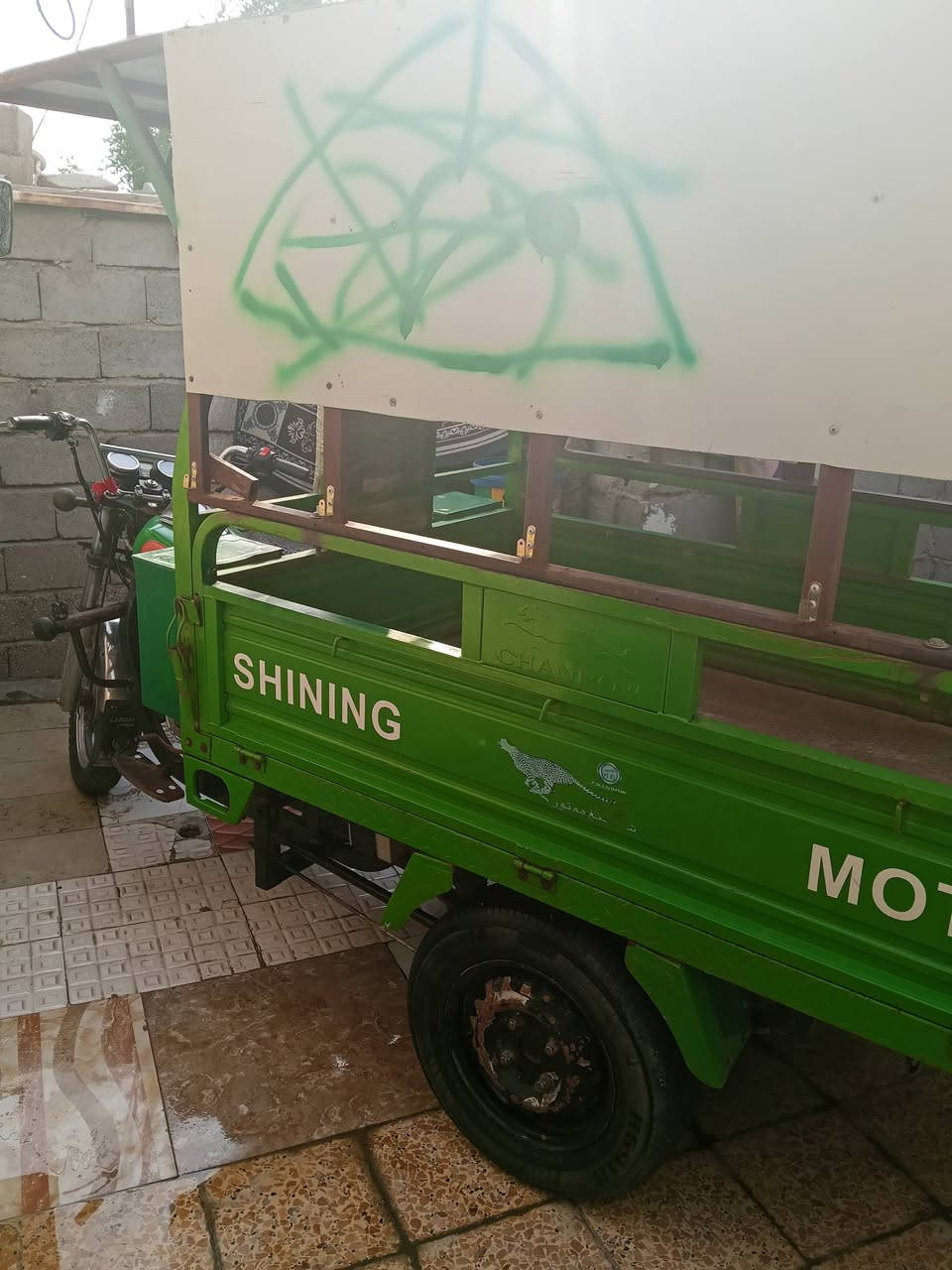 ستوته كربلائيه نضافه كدامك سنويه بسمي موديل 23 مكينه ما مفتوحه كلشي بيه مكفول سعر 3 مليون وبيه مجال الشراي يراسلني على هذا رقم وتساب ***********
