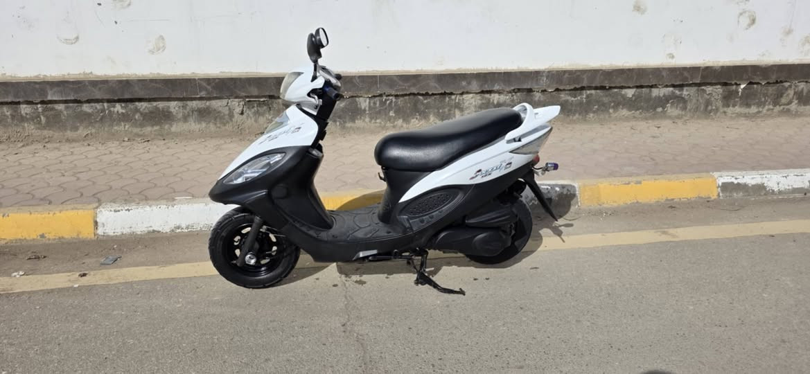 السلام عليكم
دراجه كامكو للبيع موديل 13 مكفوله كفاله عامه كفر ومكينه السعر خاص🍀
الموشراي لايجي 🪬


**إذا كنت صاحب هذا الإعلان وتريد حذفه لأي سبب، رجاءا أرسل رسالة إلى الدعم الفني**