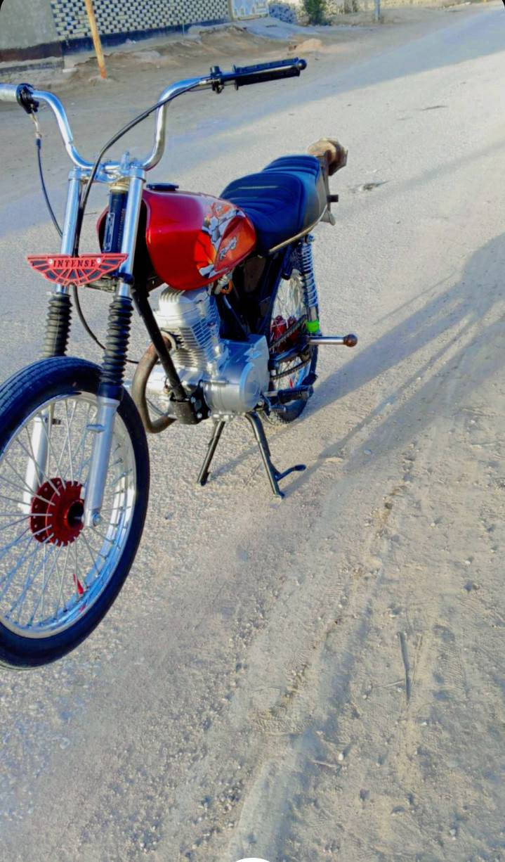 شلونهم الشباب هاذة البطل للبيع موديل
2026🧿 دراجة خير من الله نهضة وسرعة  نهضة اذا ماتكلبك مرجوع وسرعة اذا مو (120)😈لأ تشتري ونضافة 100/100شوفتعينك..  ولسعر
 650🔥وبيه الستفسار اتصل (***********) ولخاص مفتوح...
