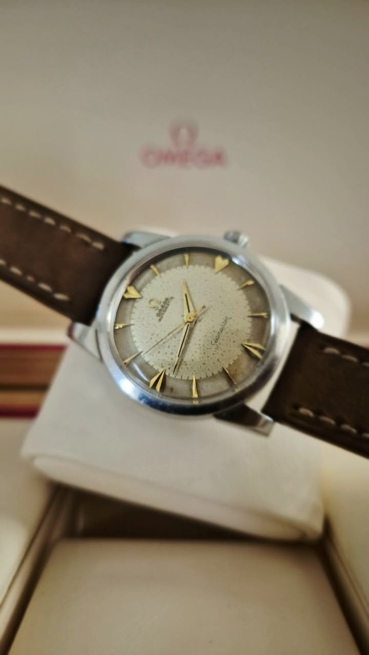 ساعة اوميكا سيماستر تحفة من سنة ١٩٥٢

Omega اوميكا
Seamaster سيماستر
Automatic أوتوماتيك 
2577 ٢٥٧٧
1952 ١٩٥٢
34,5 mm ٣٤،٥ملم  

للاستفسار مراسلة على الخاص 

 #اوميكا_العراق #فنتج_عراق #ساعات_سويسرية #اوميكا 
 #فنتج #ساعات #ساعات_عراق


**إذا كنت صاحب هذا الإعلان وتريد حذفه لأي سبب، رجاءا أرسل رسالة إلى الدعم الفني**