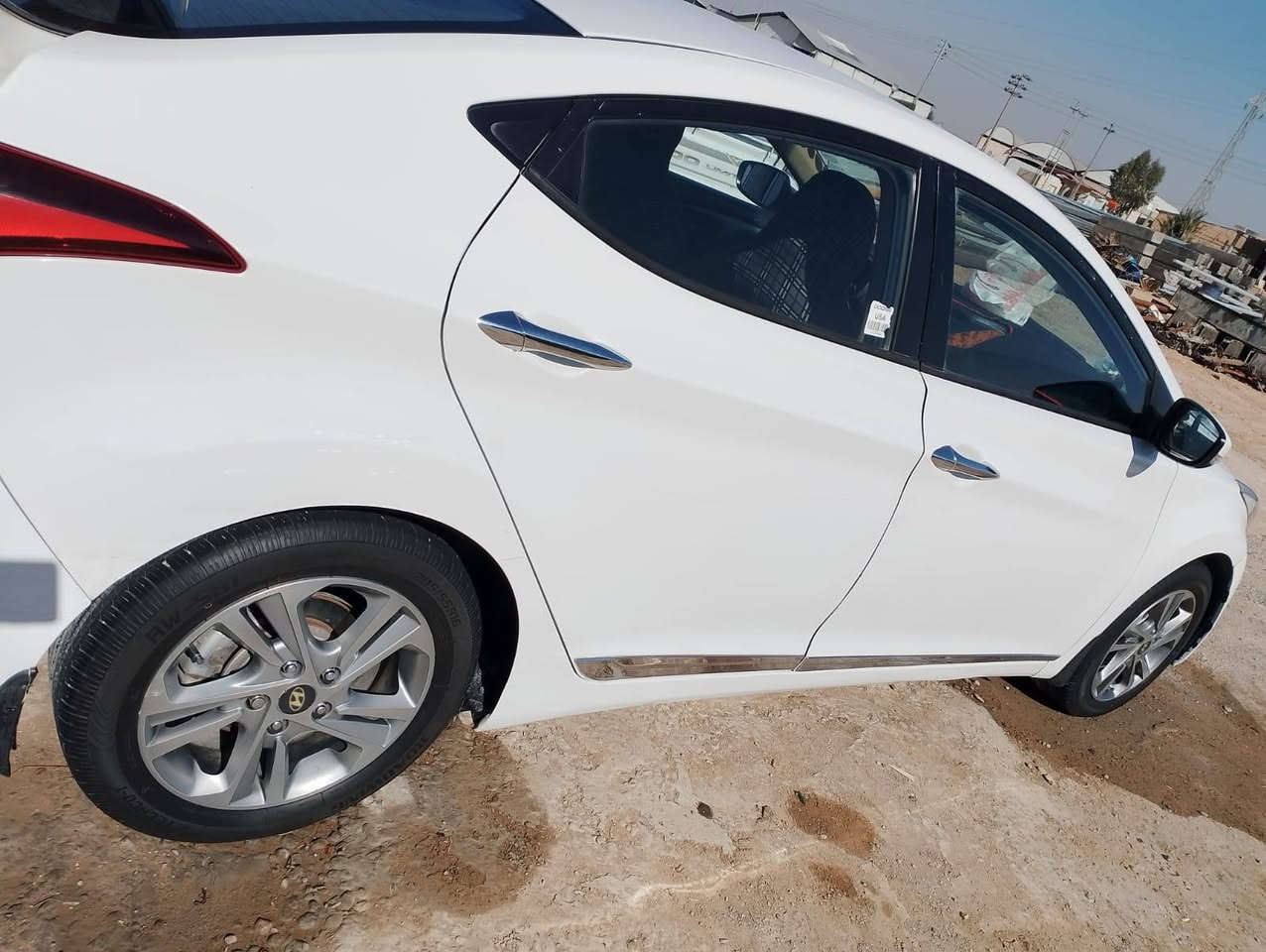 السلام عليكم مكلف بلنشر 
النترا خليجي مديل 2011 سياره بيه جاملغ امامي مبدل و بارد جاملغ الخلفي و باب سايق كل
 حادث قوي مابيه سياره جاهزه من تخم تاير و حداديه و تبريد رقم نكليزي اربيل 
العنوان النجف مشخاب
السعر110 بيه مجال
 ما ارد خاص مكلف بلنشر اتصل على الرقم

***********
