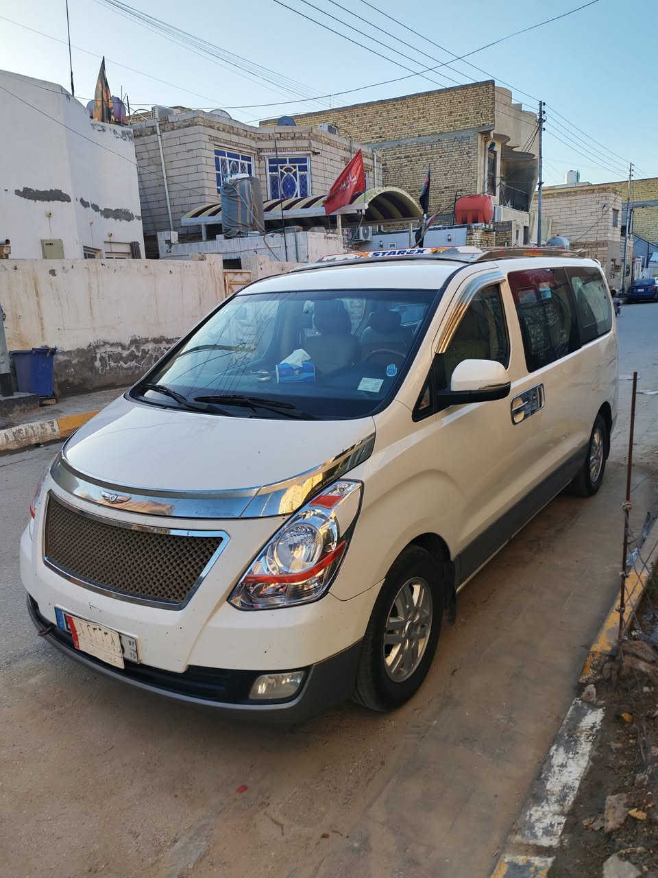 السلام عليكم موديل 16 فول مواصفات محور مسكر مكفوله ما عده شخط الي واضح بل صوره الرقم ***********
