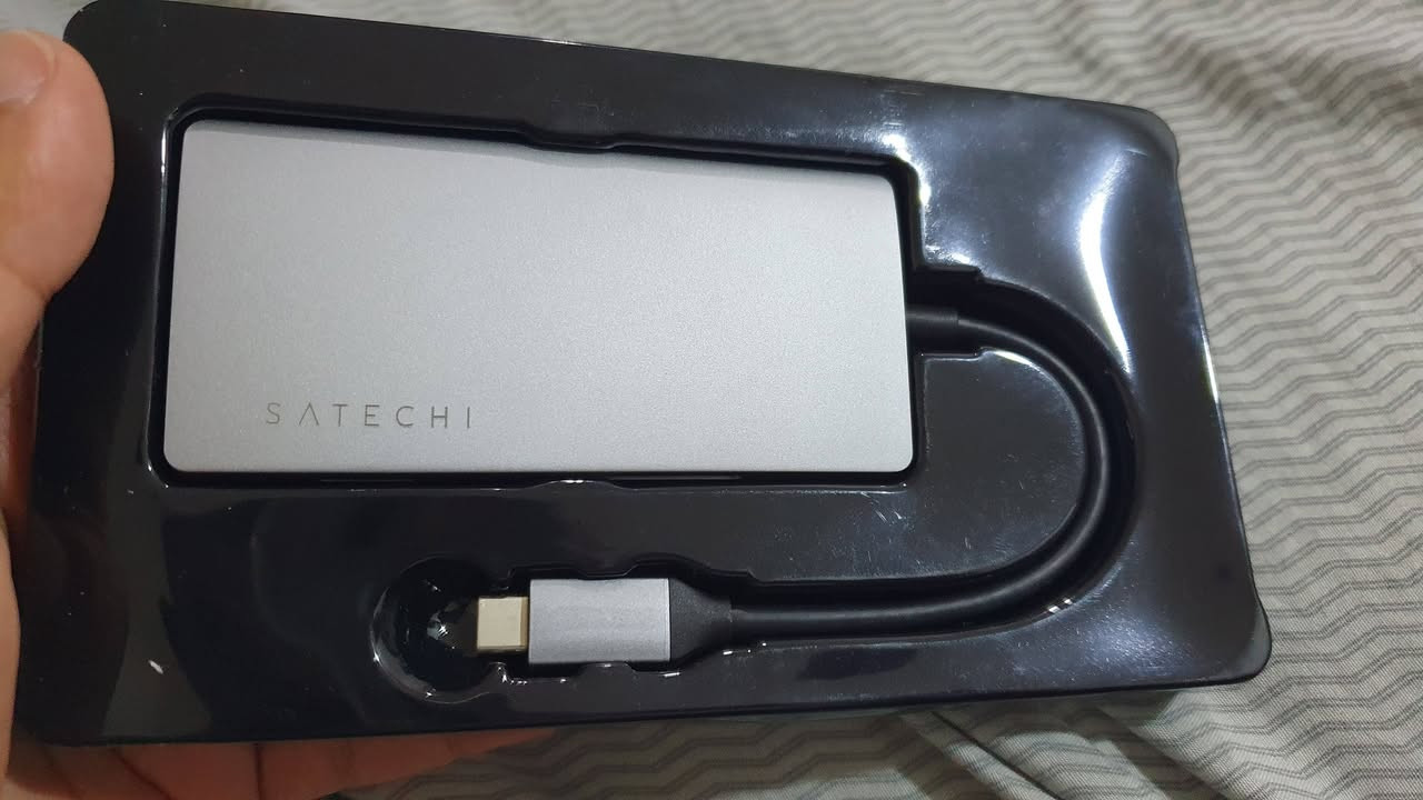 السلام عليكم تحويلة
Adpater satechi
8 in 1 
Hdmi
Type c 
Usb
نوعية راقية 
السعر 35
متوفر توصيل


**إذا كنت صاحب هذا الإعلان وتريد حذفه لأي سبب، رجاءا أرسل رسالة إلى الدعم الفني**